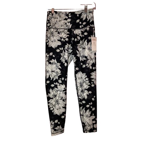 NWT Balance Collection black with white floral leggings size medium - Picture 1 of 5